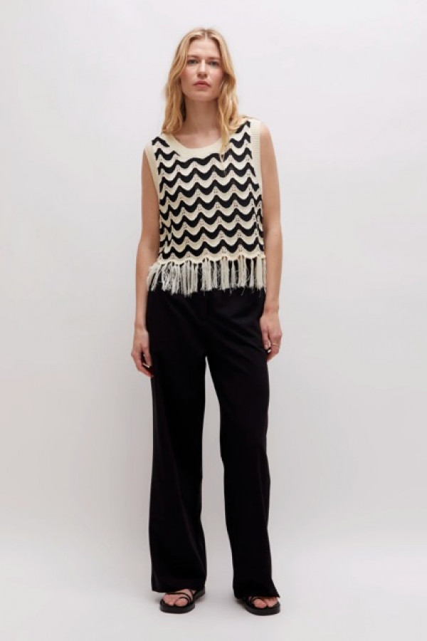 KNITTED TOP BLACK AND WHITE WITH ZIGZAG FRINGES